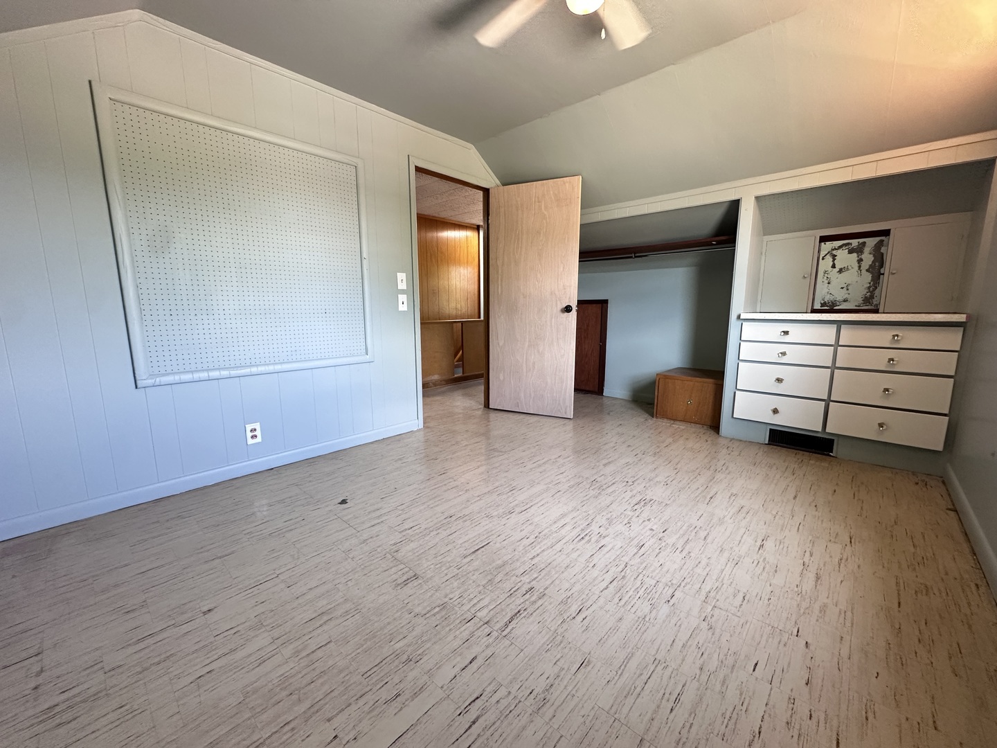 212 East Miller Road Sterling, IL 61081 - Photo 19 of 30 Gallery Image 19