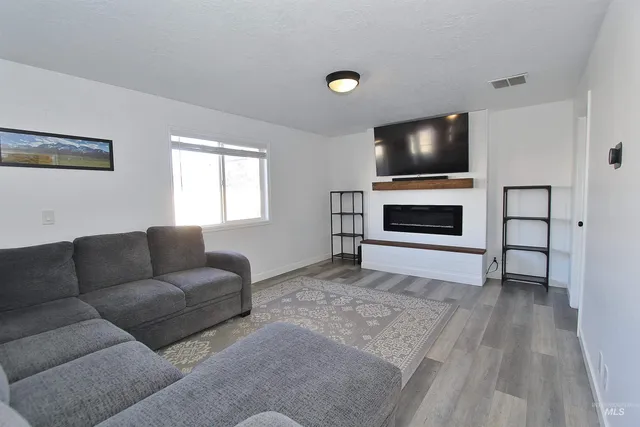 $419,900 | 808 Ada Court, Nampa, ID 83686