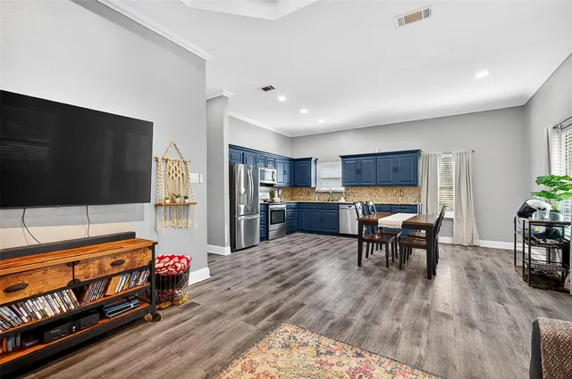 $239,500 | 620 Throckmorton Street, Gainesville, TX 76240