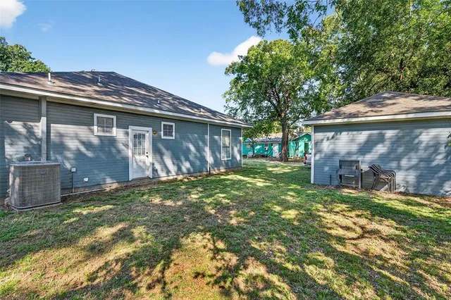 $239,500 | 620 Throckmorton Street, Gainesville, TX 76240