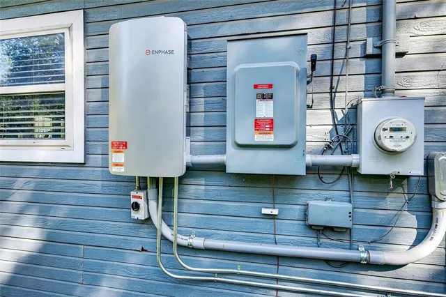 $239,500 | 620 Throckmorton Street, Gainesville, TX 76240