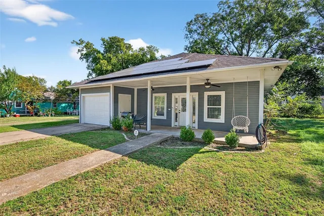 $239,500 | 620 Throckmorton Street, Gainesville, TX 76240
