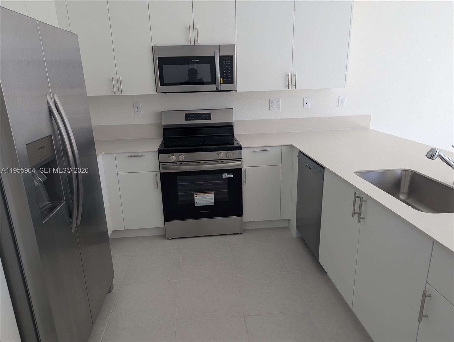 338 Sw Terrace Homestead, FL 33034 - Photo 3 of 13