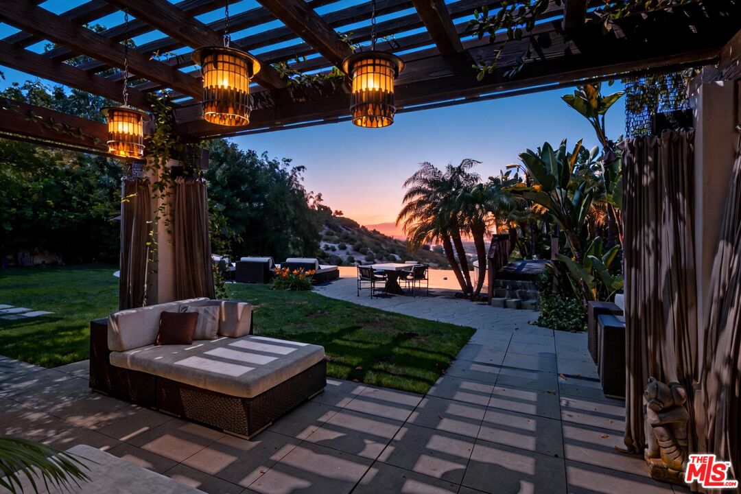 13947 Durham Road Beverly Hills, CA 90210 - Photo 45 of 46
