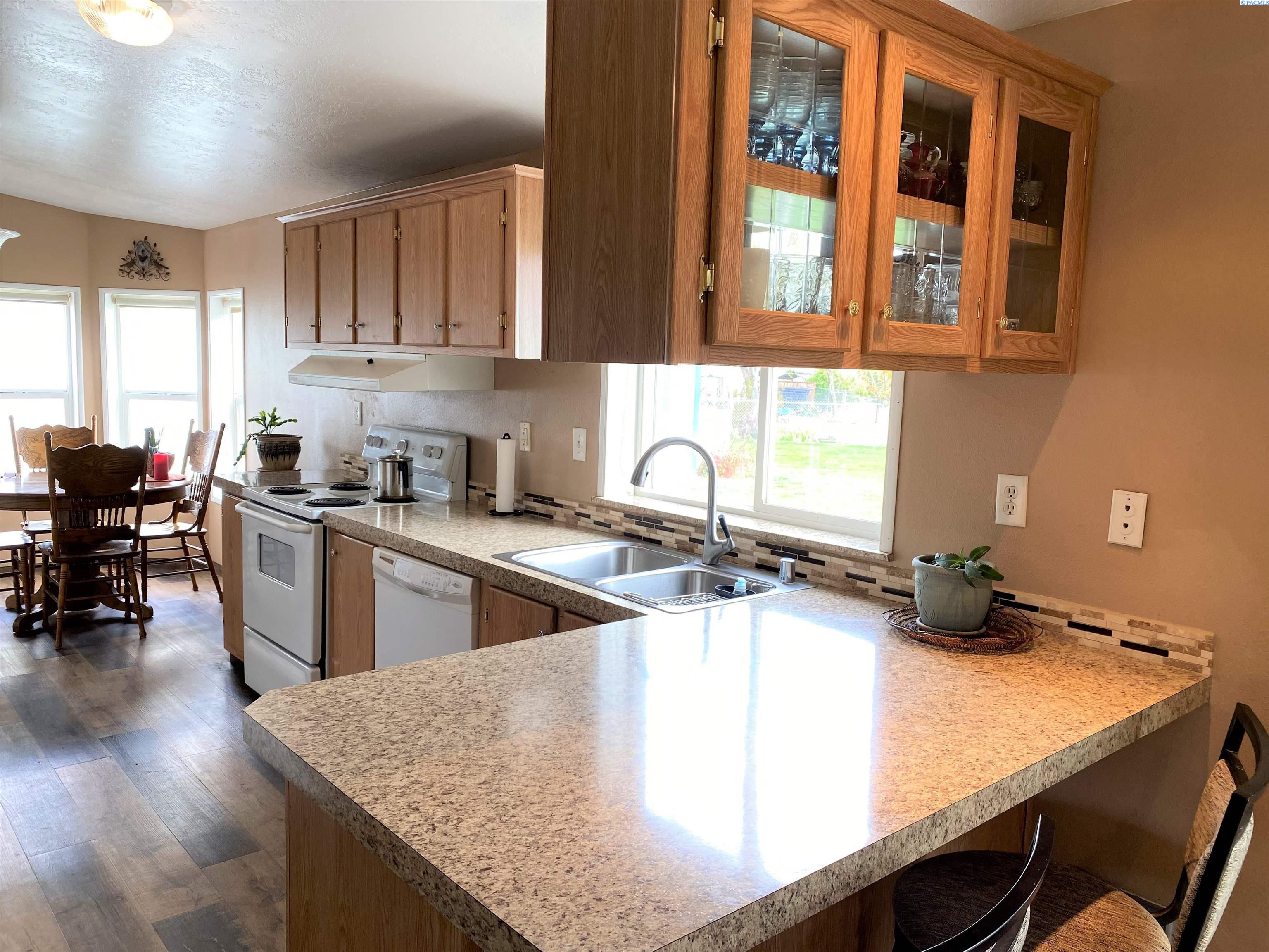 28404 East Ruppert Road Benton City, WA 99320 - Photo 10 of 42 Gallery Image 10