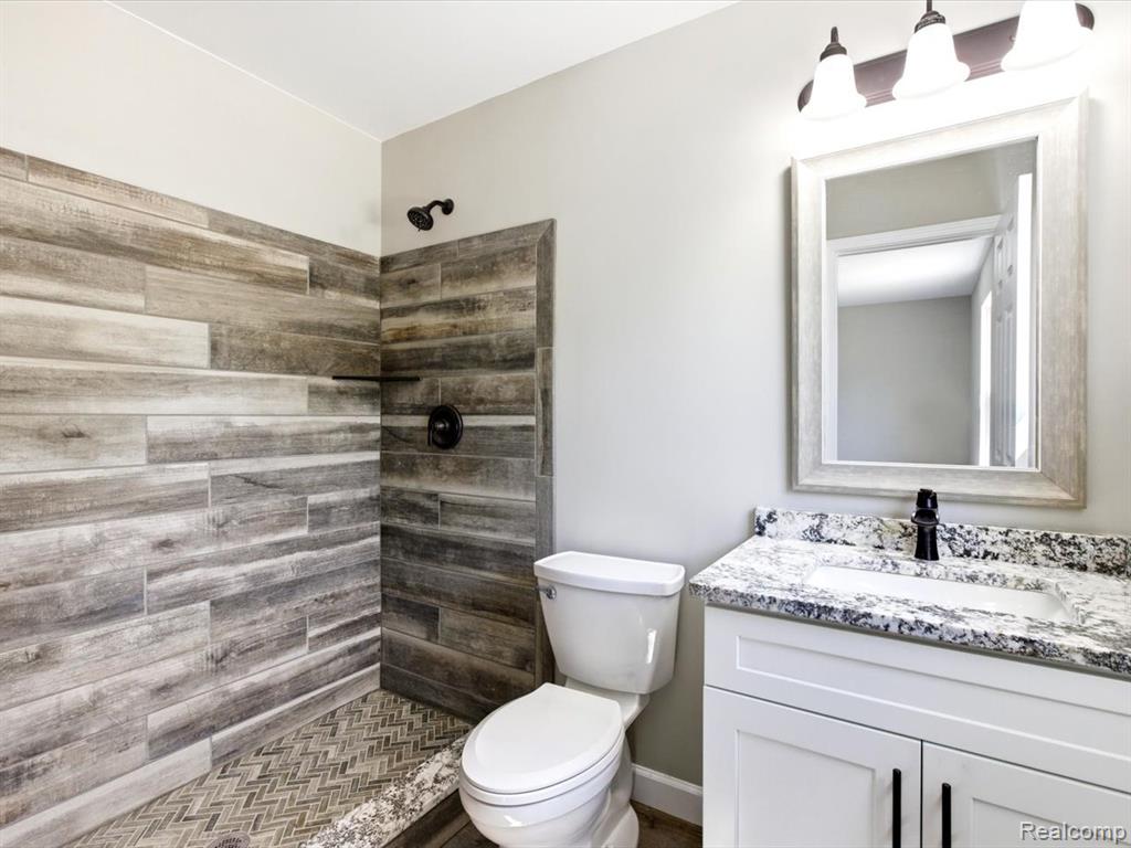 2941 Beach Road Port Huron, MI 48060 - Photo 20 of 30