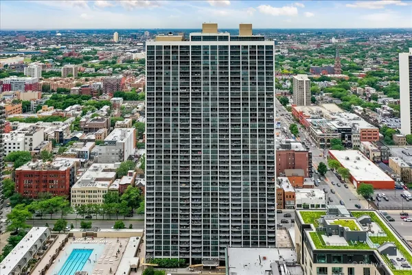 $299,000 | 1560 North Sandburg Terrace, Unit 3206, Chicago, IL 60610