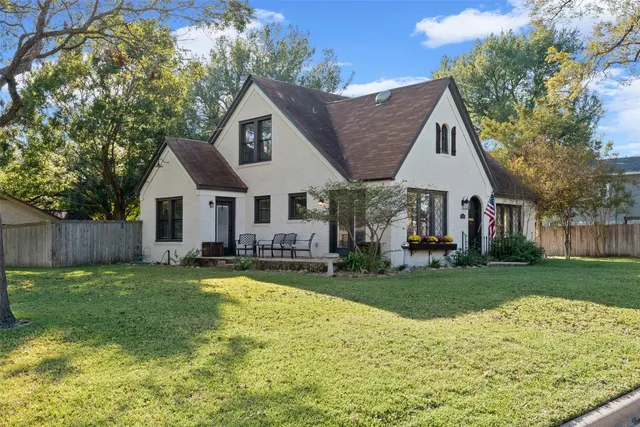 $360,000 | 1005 East 14th Street, Cameron, TX 76520