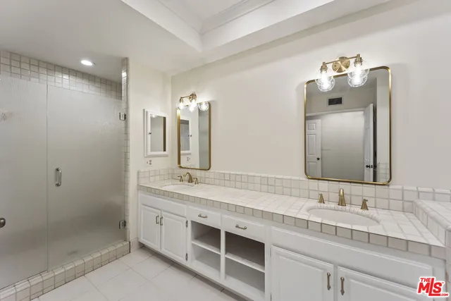 $6,295 | 4338 Redwood Avenue, Unit B315, Marina del Rey, CA 90292