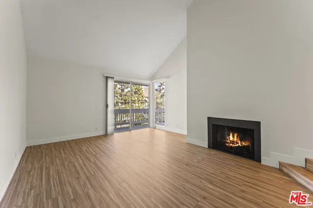 $6,295 | 4338 Redwood Avenue, Unit B315, Marina del Rey, CA 90292