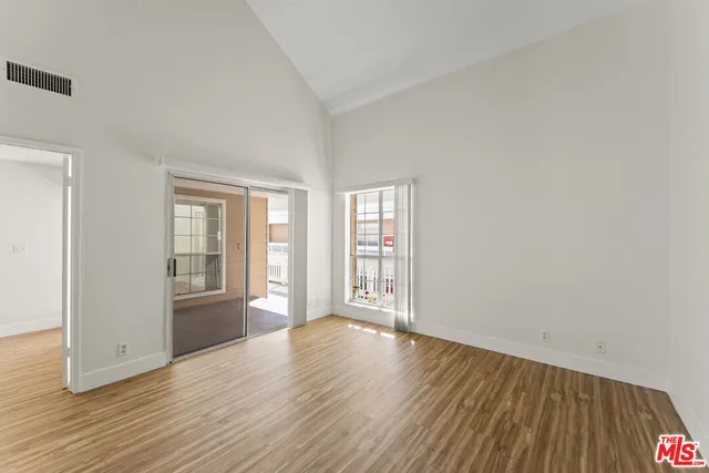 $6,295 | 4338 Redwood Avenue, Unit B315, Marina del Rey, CA 90292