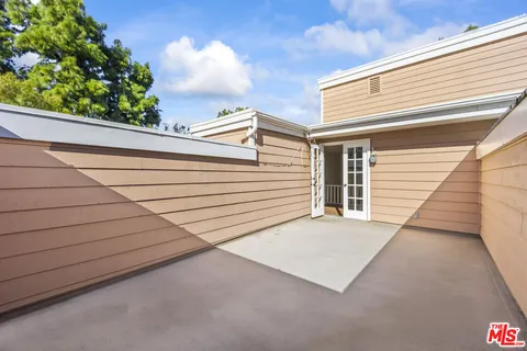 $6,295 | 4338 Redwood Avenue, Unit B315, Marina del Rey, CA 90292