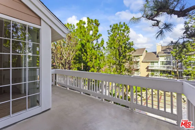 $6,295 | 4338 Redwood Avenue, Unit B315, Marina del Rey, CA 90292