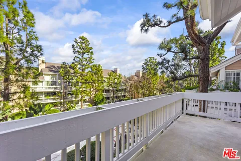 $6,295 | 4338 Redwood Avenue, Unit B315, Marina del Rey, CA 90292