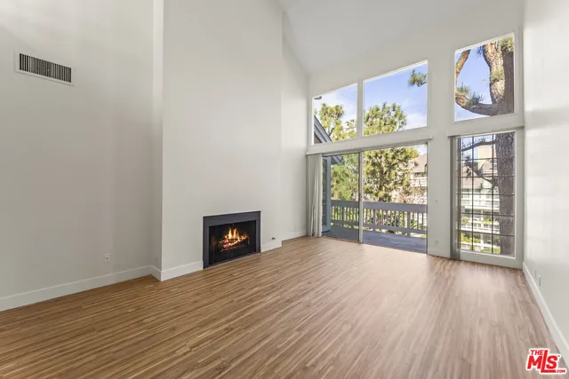 $6,295 | 4338 Redwood Avenue, Unit B315, Marina del Rey, CA 90292