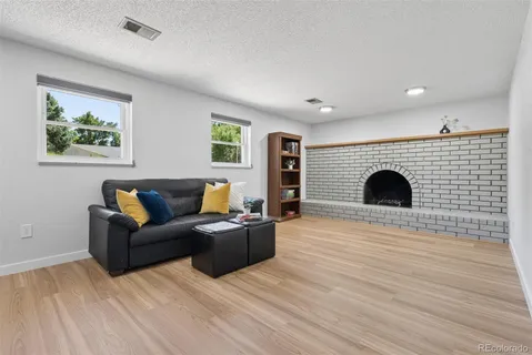 $800,000 | 8601 East Layton Avenue, Denver, CO 80237