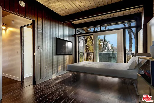 $6,000 | 7912 Willow Glen Road, Los Angeles, CA 90046