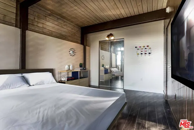 $6,000 | 7912 Willow Glen Road, Los Angeles, CA 90046