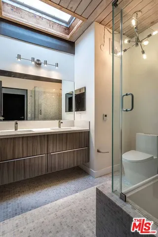 $6,000 | 7912 Willow Glen Road, Los Angeles, CA 90046