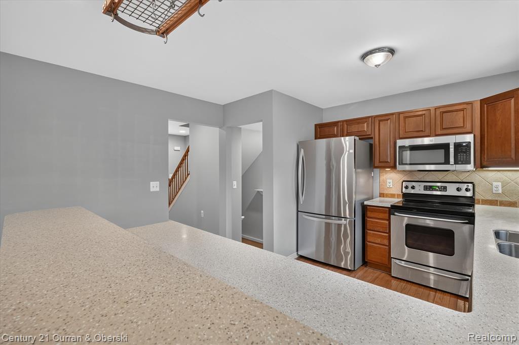 3813 Rochester Road Royal Oak, MI 48073 - Photo 13 of 42