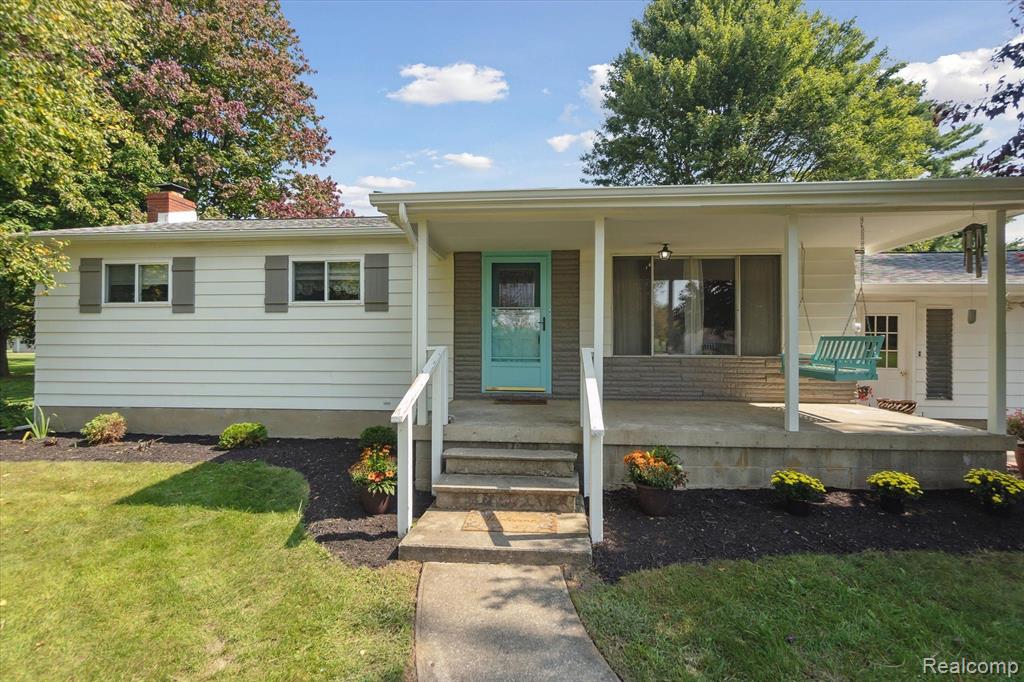 12475 Odell Road Linden, MI 48451 - Photo 5 of 55
