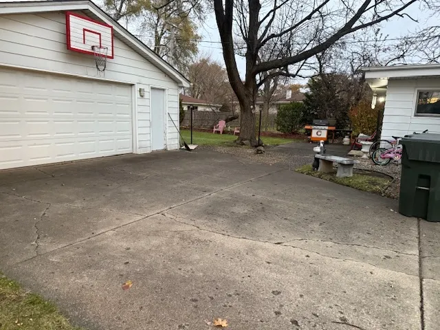 $450,000 | 410 Garwood Drive, Mount Prospect, IL 60056