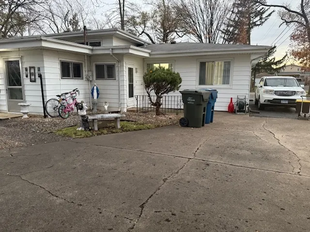 $450,000 | 410 Garwood Drive, Mount Prospect, IL 60056