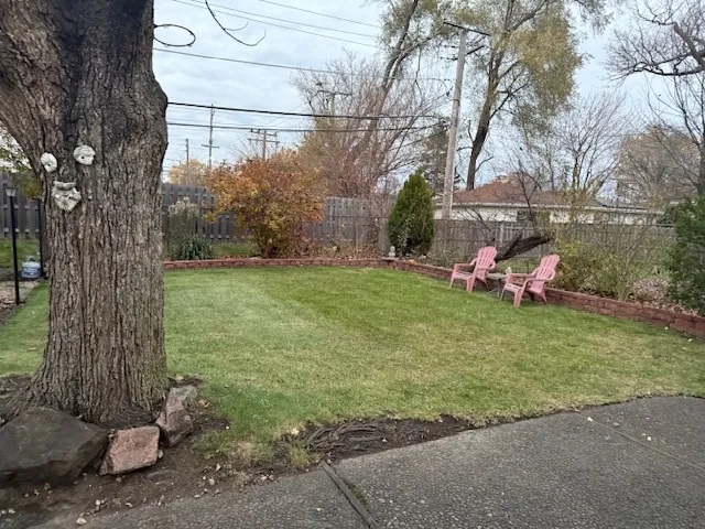 $450,000 | 410 Garwood Drive, Mount Prospect, IL 60056