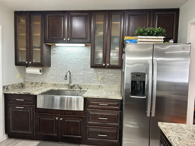 $450,000 | 410 Garwood Drive, Mount Prospect, IL 60056