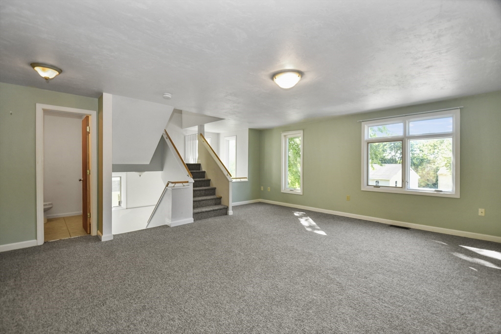 15 B Gates Road Worcester, MA 01603 - Photo 3 of 28 Gallery Image 3