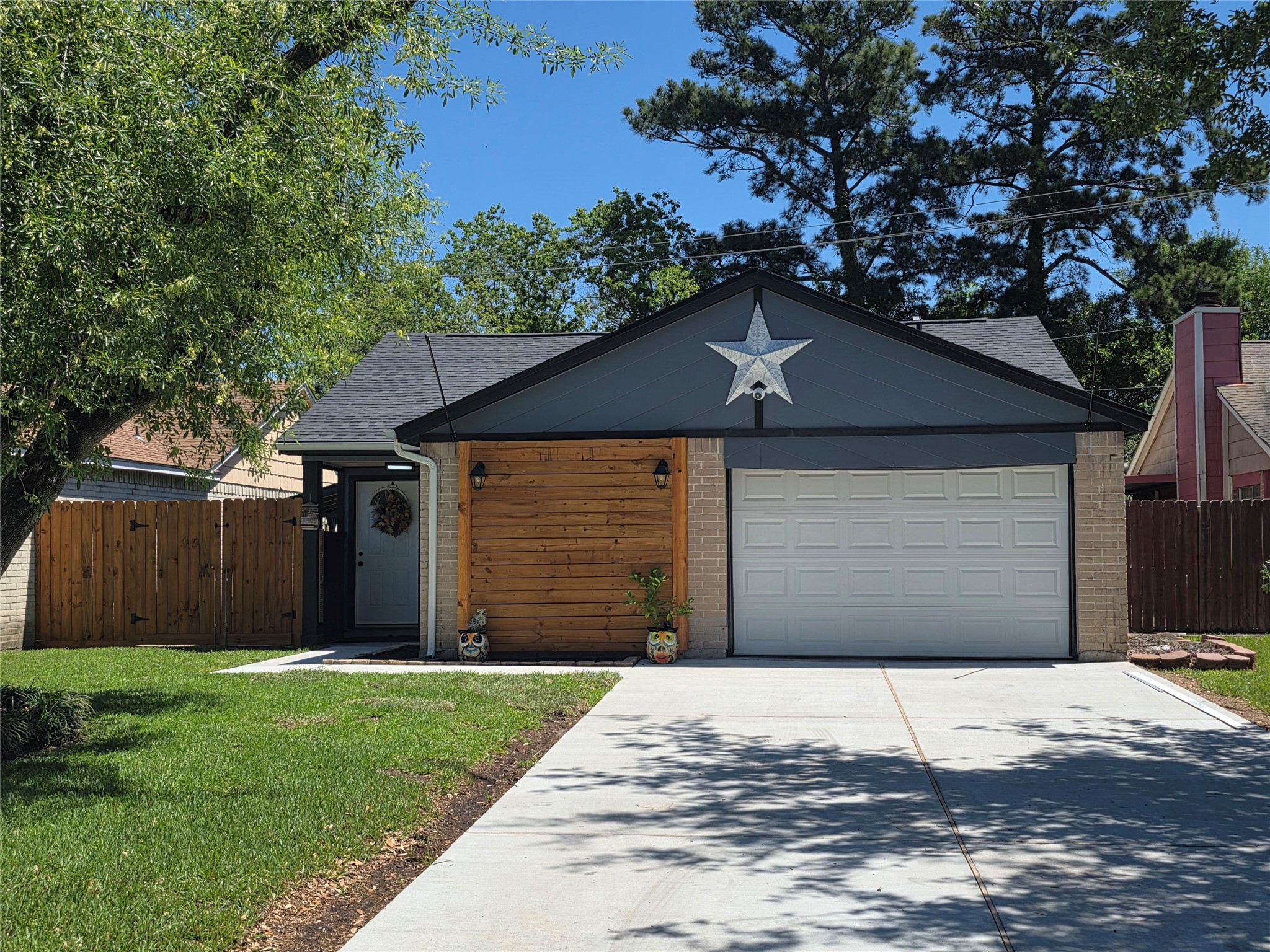 8646 Flower Path Street Houston, TX 77044 - Photo 1 of 25