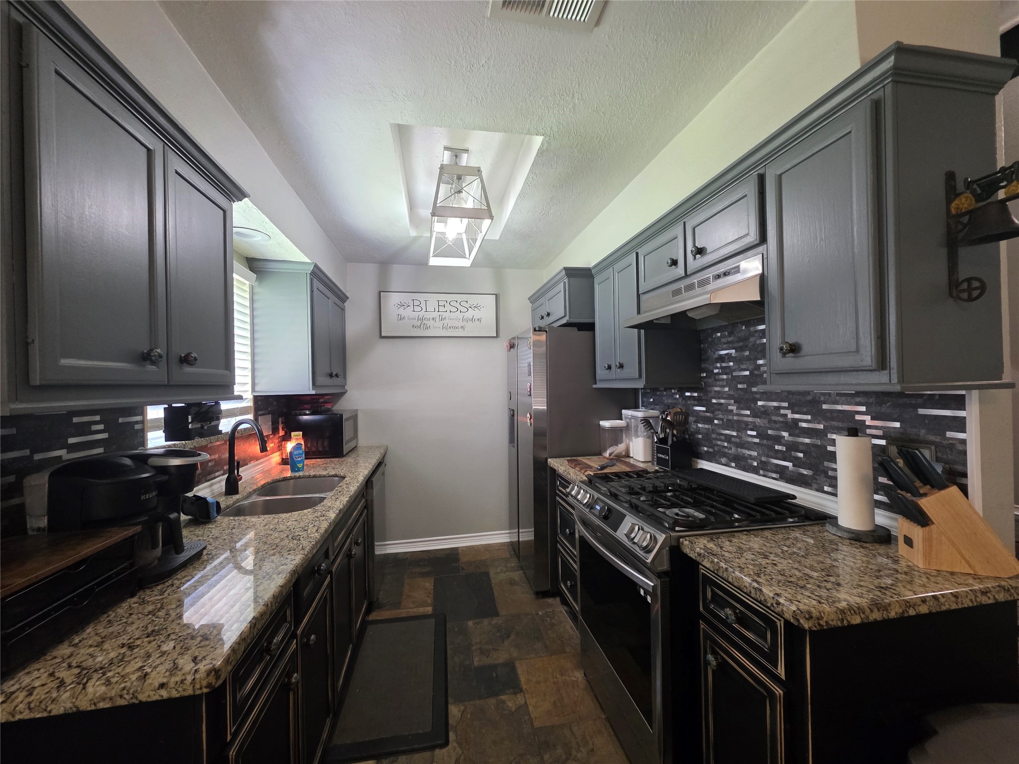 8646 Flower Path Street Houston, TX 77044 - Photo 7 of 25