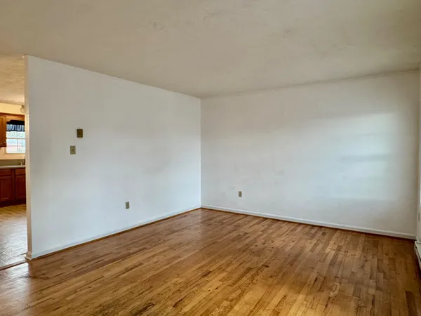 $1,500 | 236 Nottoway Drive, Stephens City, VA 22655