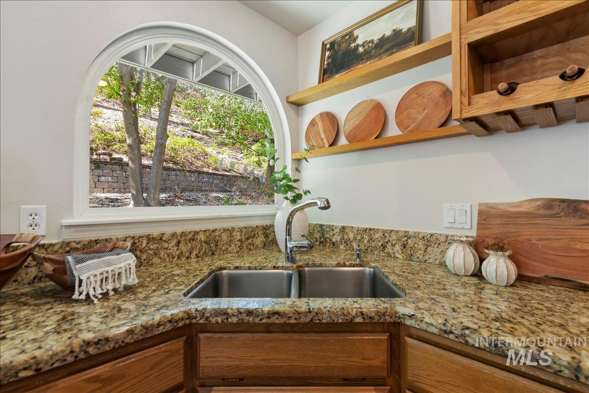 3925 South Sutton Way Boise, ID 83706 - Photo 12 of 40