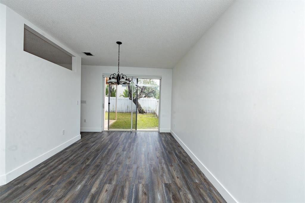 3375 Southwest 181st Terrace Miramar, FL 33029 - Photo 10 of 39 Photo 10