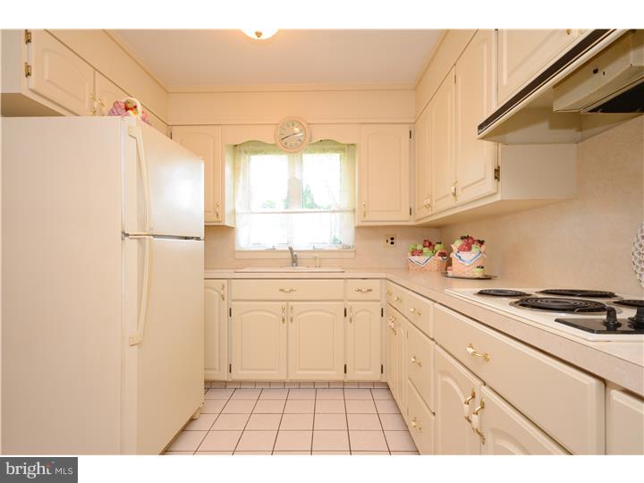 23 Roxboro Road Lawrenceville, NJ 08648 - Photo 4 of 16