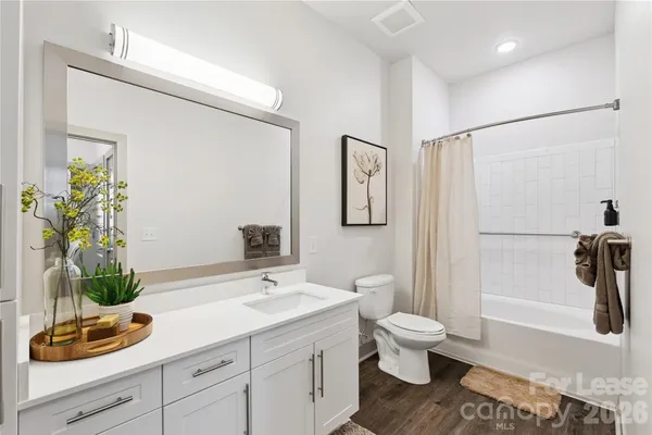 $2,224 | 905 Kenilworth Avenue, Unit B4A, Charlotte, NC 28204