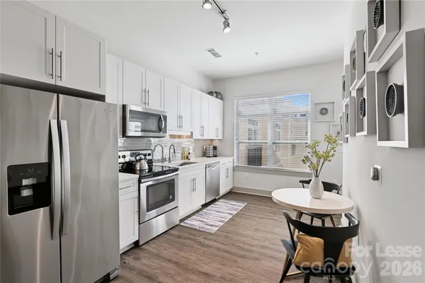 $2,224 | 905 Kenilworth Avenue, Unit B4A, Charlotte, NC 28204