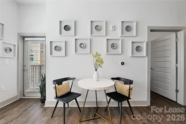 $2,224 | 905 Kenilworth Avenue, Unit B4A, Charlotte, NC 28204