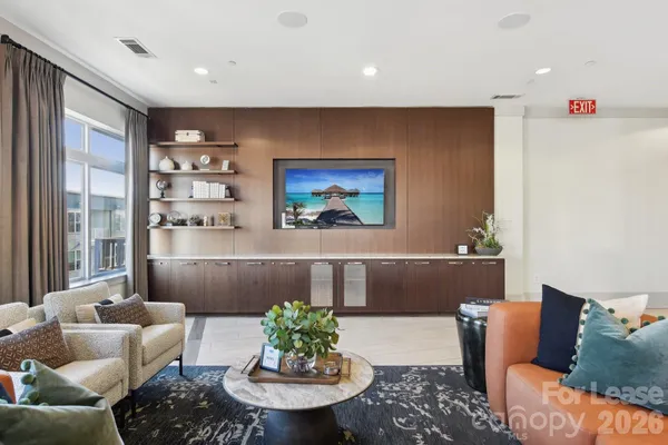 $2,224 | 905 Kenilworth Avenue, Unit B4A, Charlotte, NC 28204