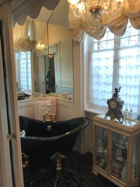 55 Hasell Street, Unit A Charleston, SC 29401 - Photo 14 of 27 55AHasell hall bath