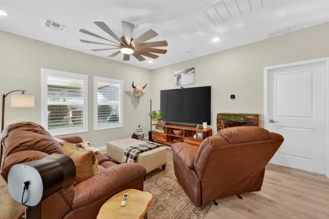 $575,000 | 1124 Elm Ter Way, Wheatland, CA 95692