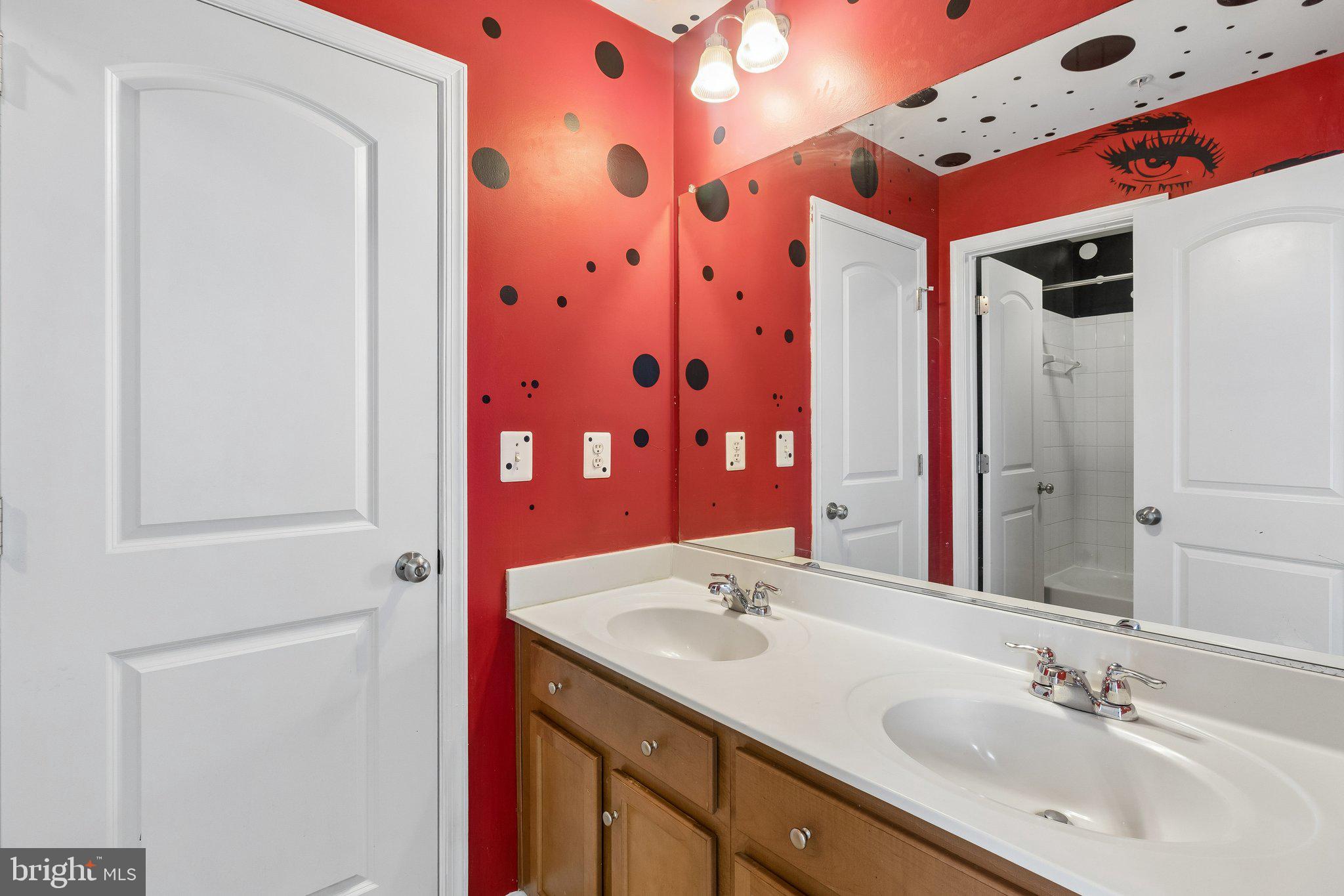 14109 Port Town Road Accokeek, MD 20607 - Photo 18 of 30 Jack & Jill Bathroom
