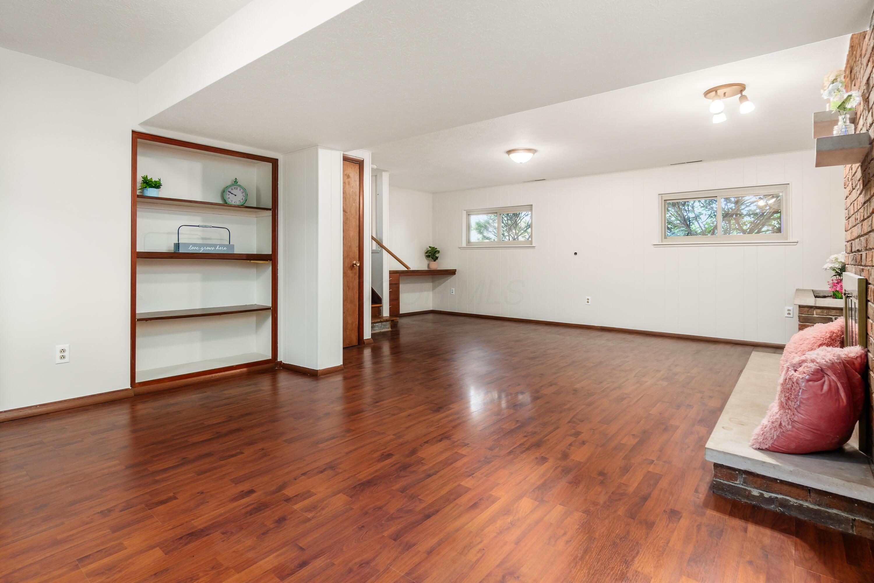 6045 Karl Road Columbus, OH 43229 - Photo 24 of 38 Family Room