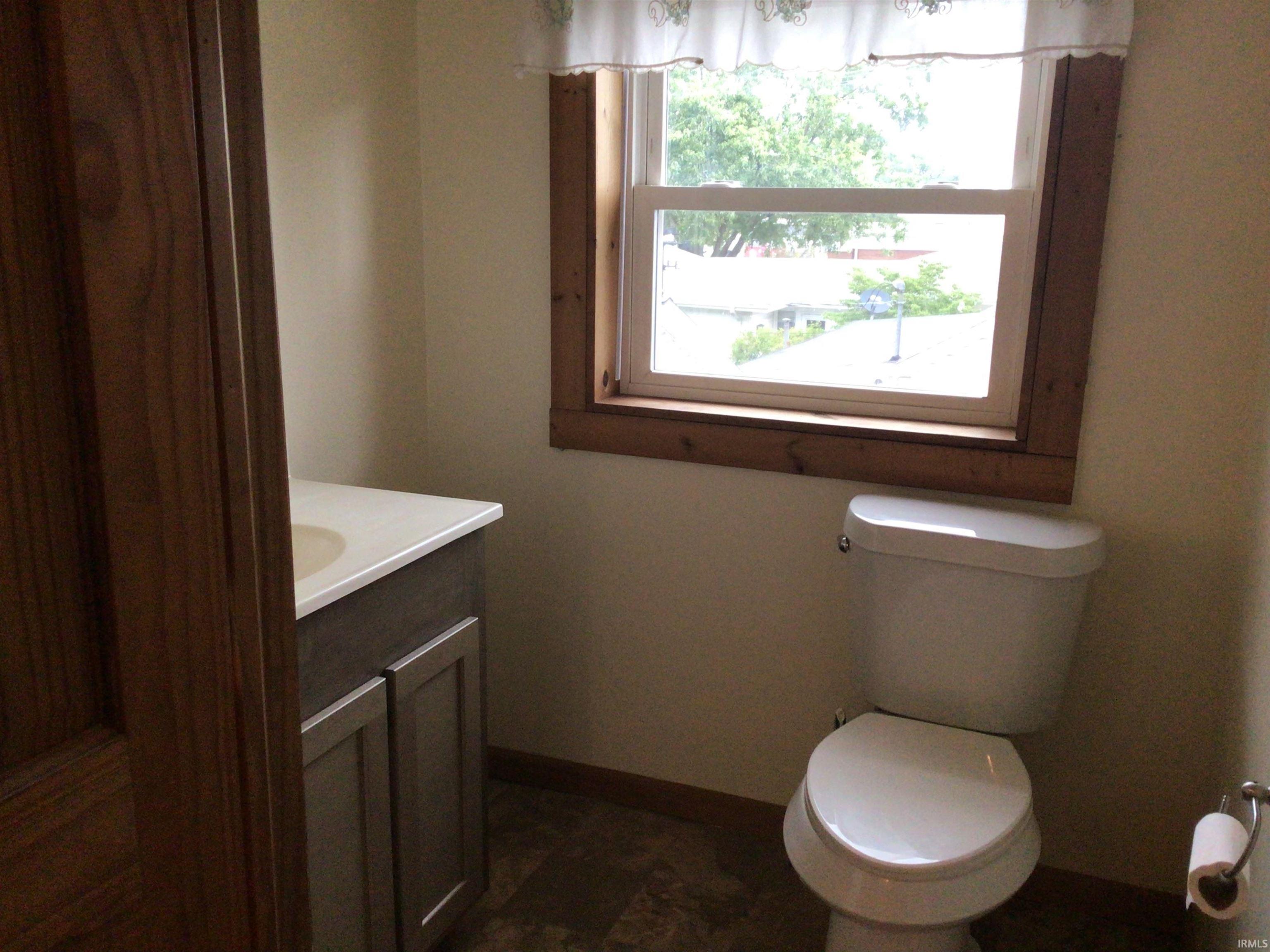 705 North Riverside Drive Winamac, IN 46996 - Photo 33 of 34