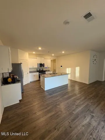 $295,000 | 8833 Ruth Ann Cove, Southaven, MS 38671