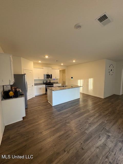 8833 Ruth Ann Cove Southaven, MS 38671 - Photo 2 of 15 Kitchen 1