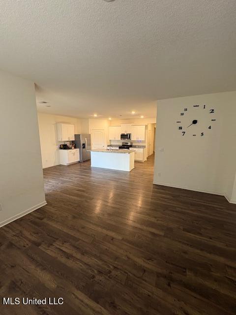 8833 Ruth Ann Cove Southaven, MS 38671 - Photo 4 of 15 Living Room 1