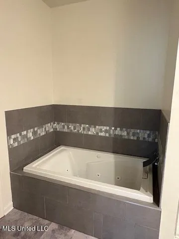 $295,000 | 8833 Ruth Ann Cove, Southaven, MS 38671