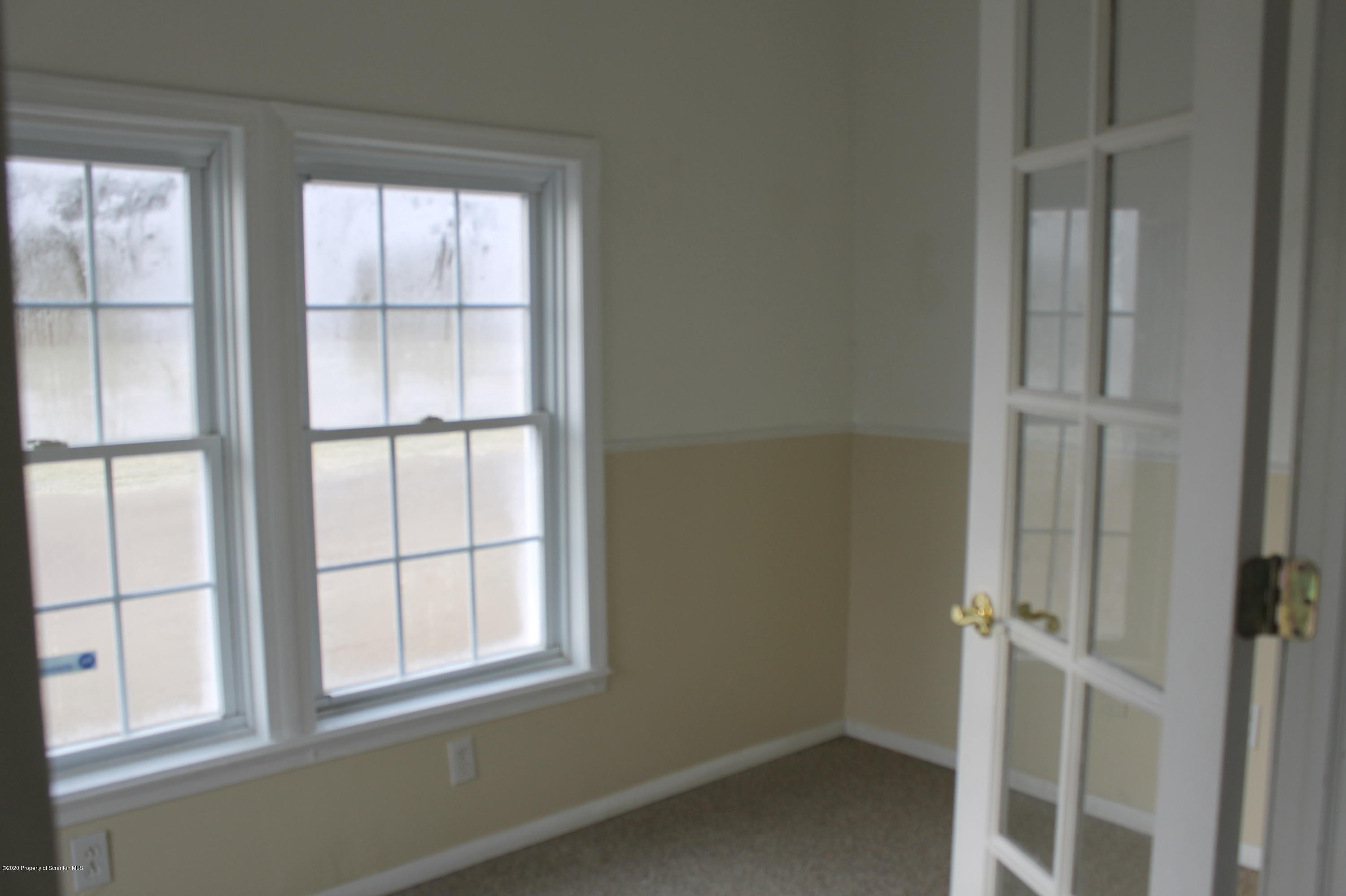 439 Cemetery Road Moscow, PA 18444 - Photo 2 of 13 Gallery Image 2